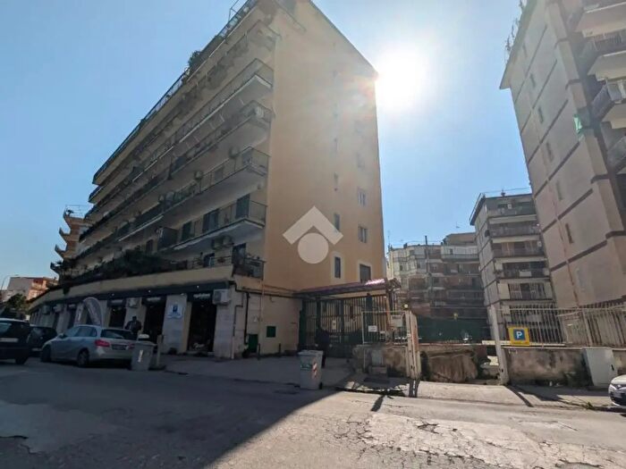 Appartamento quadrilocale in affitto in Via Gabriele Jannelli, Napoli