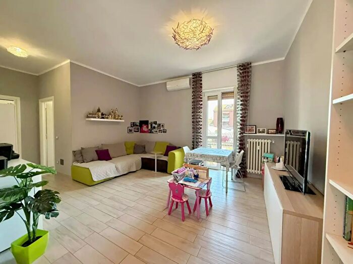 Appartamento con 5 locali in vendita in Via Leonardo da Vinci, Alessandria