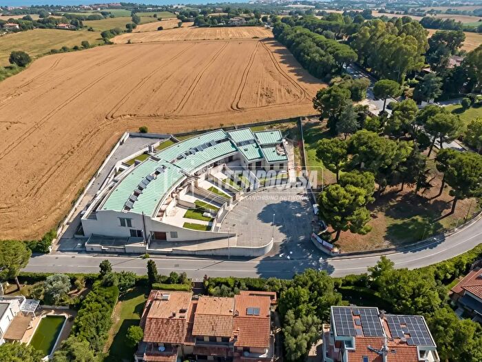 Appartamento quadrilocale in vendita in Viale Trebaci, Riccione