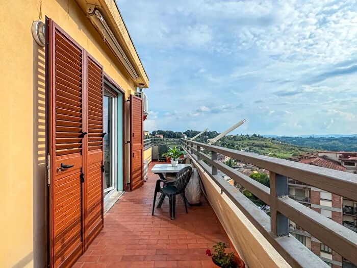 Appartamento quadrilocale in vendita in Via Sansedoni, Siena