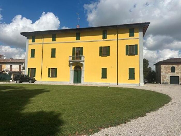 Appartamento quadrilocale in affitto in Via Altedo, San Pietro In Casale