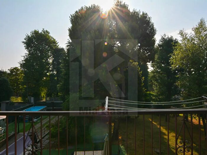 Appartamento quadrilocale in vendita in Via Zara, Saronno