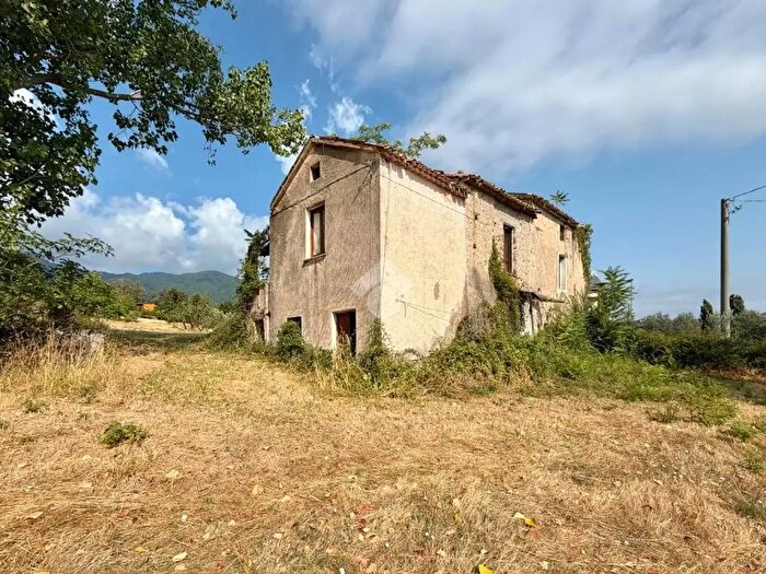 Casa con 5 locali in vendita in Contrada Pianetto, Cerisano