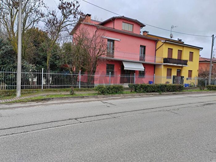 Casa quadrilocale in affitto in strada provinciale per busseto, Ponte Recchio, Fontevivo