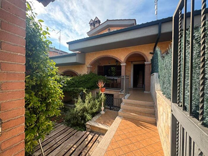 Casa quadrilocale in affitto in Via Madonna della Pace, Setteville Nord, Guidonia Montecelio