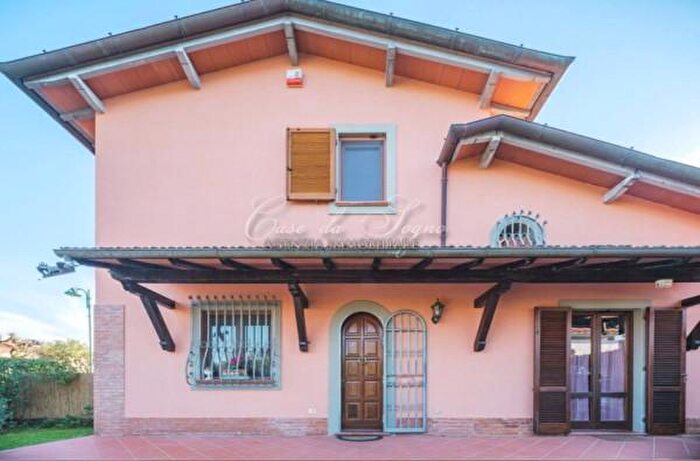 Casa con 5 locali in vendita in Via Scassi Carli, Forte Dei Marmi