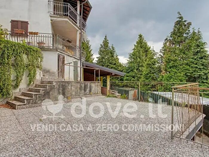 Appartamento trilocale in vendita in Via San Francesco, Cunardo
