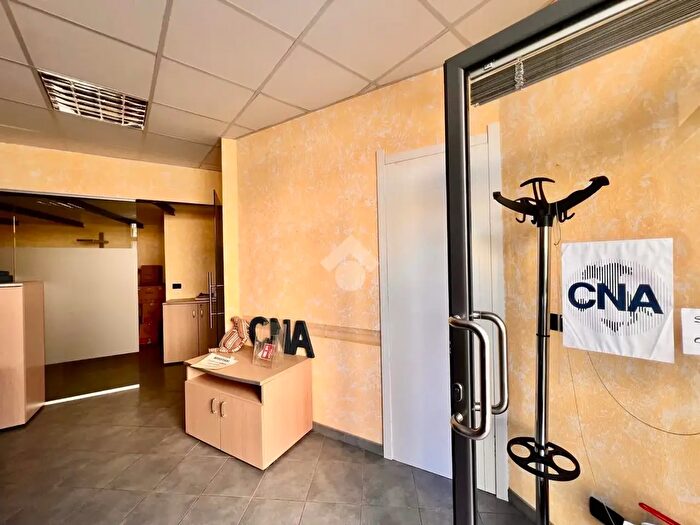 Appartamento trilocale in vendita in Via Ippolito Nievo, Finale Ligure