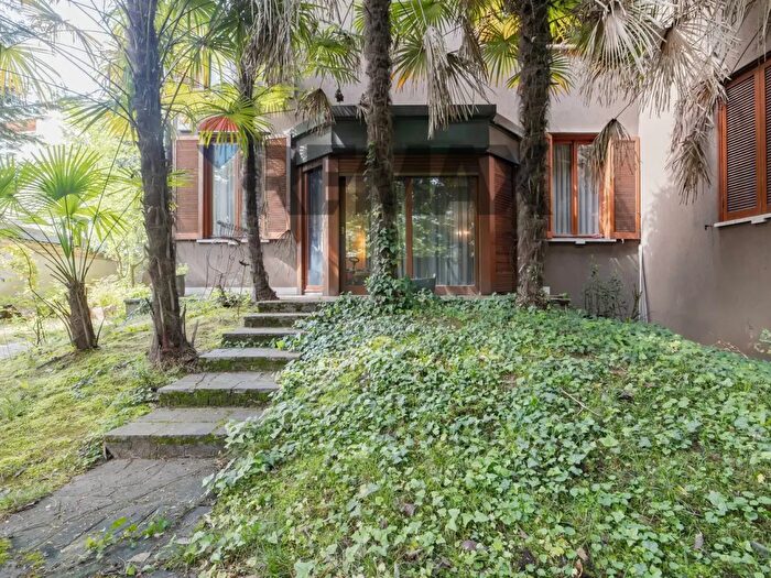 Casa quadrilocale in vendita in Via della Mornerina, Monza