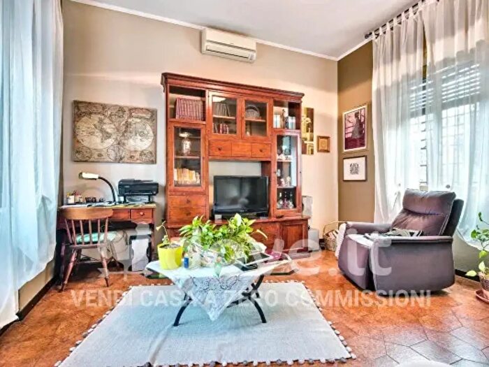Casa con 6 locali in vendita in Via Adige, Legnano