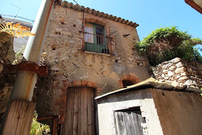 Casa quadrilocale in vendita in Castelmola, Taormina