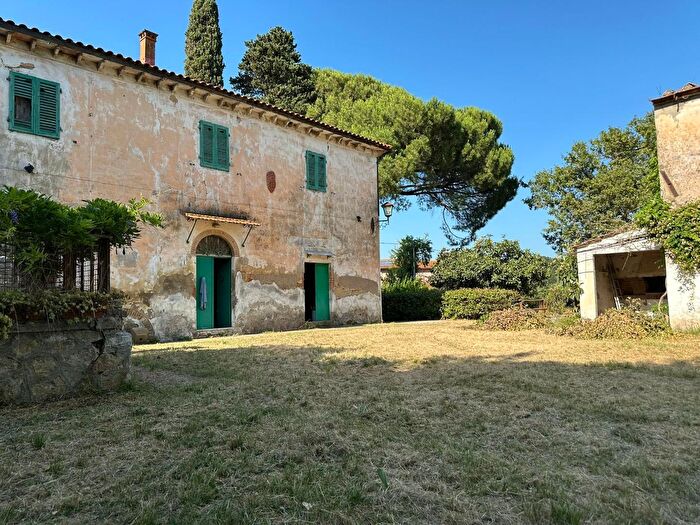 Casa con 13 locali in vendita in Casciana Terme Lari