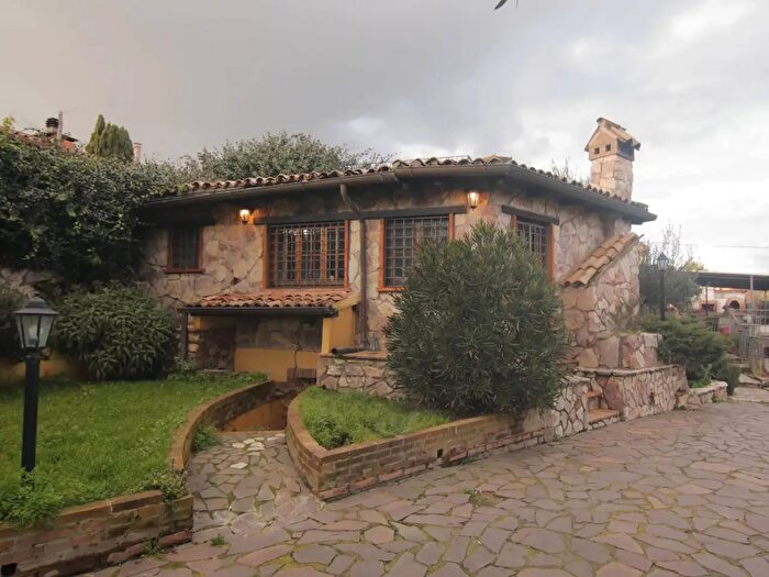 Casa quadrilocale in vendita in Via Feruccio Fratini, Sacrofano