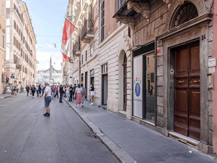 Appartamento trilocale in affitto in Via del Corso, Piazza del Popolo, Roma