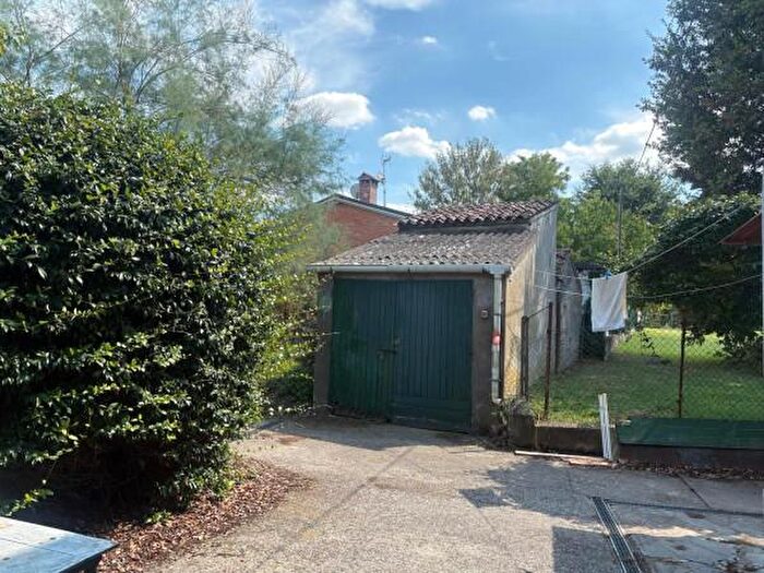 Casa con 6 locali in vendita in Ferrara
