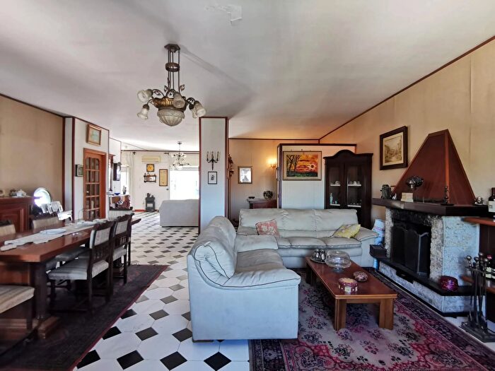 Appartamento con 5 locali in vendita in Piazza Matilde Serao, San Nicola La Strada