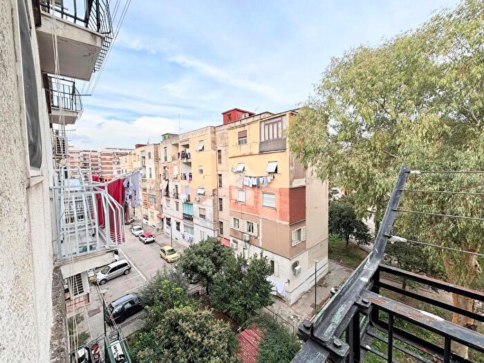 Appartamento trilocale in vendita in Via Vesuvio, Napoli