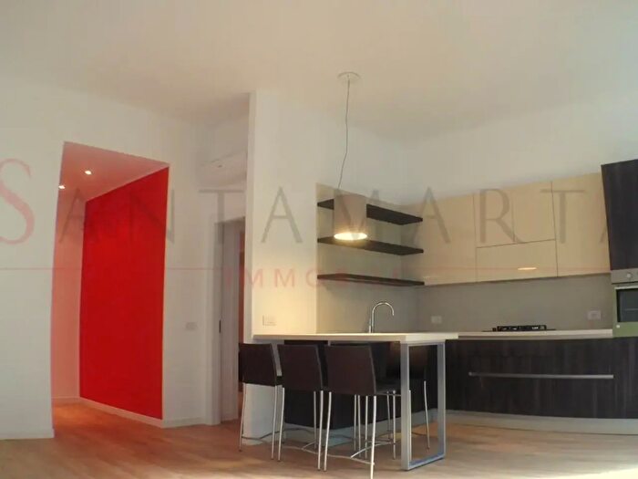 Appartamento trilocale in affitto in Via Giovanni Battista Morgagni, Roma