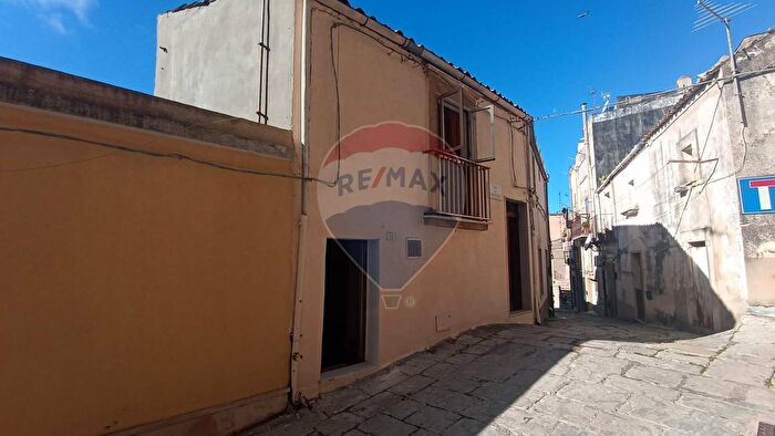 Casa monolocale in vendita in Via San Lorenzo, Chiaramonte Gulfi