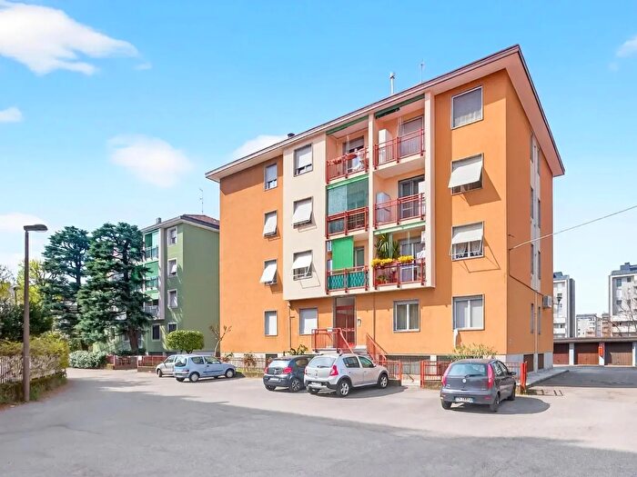 Appartamento trilocale in vendita in Bollate