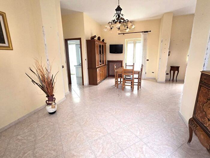 Appartamento trilocale in affitto in Via Pablo Picasso, Quarto