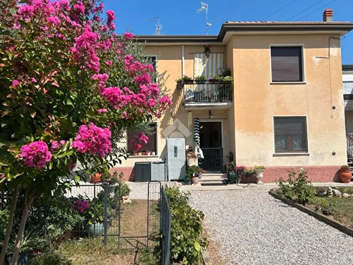 Casa trilocale in vendita in Via Dolci, Peschiera Del Garda