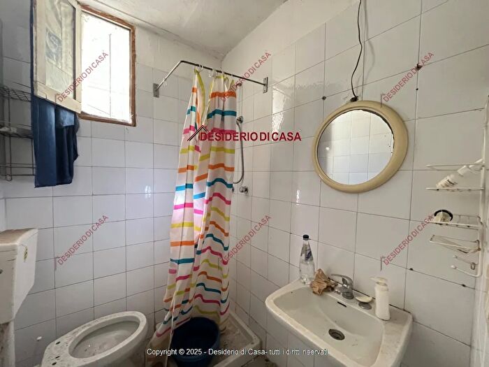 Appartamento trilocale in vendita in Via Serradifalco Palermo Pa Italia, Palermo