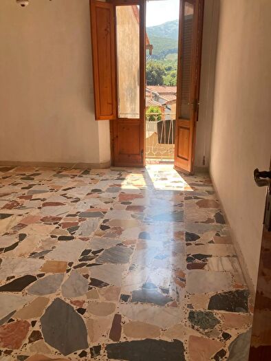 Appartamento con 8 locali in vendita in Pza Giuseppe Garibaldi Buti, Buti