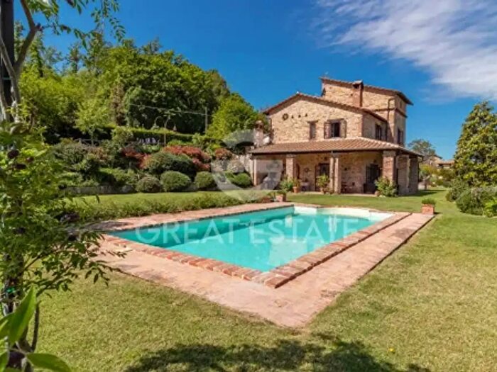 Casa con 6 locali in vendita in Via Crucis, Montecchio
