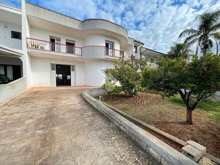 Casa con 7 locali in vendita in Via Vecchia Gallipoli, Alliste