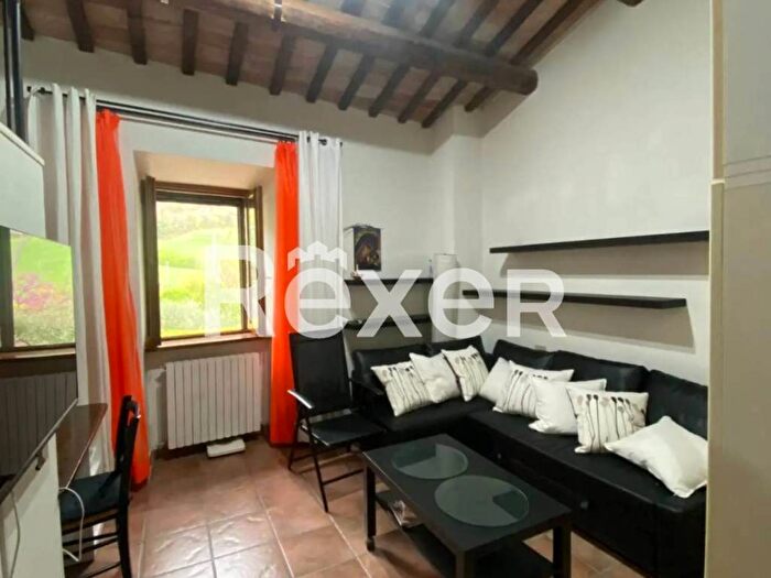 Casa quadrilocale in vendita in Via Crucianelli, Castelraimondo