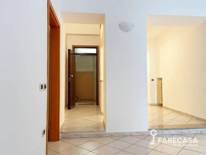 Appartamento trilocale in affitto in Via Mario Capuani, Centro, Teramo