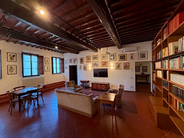 Appartamento con 7 locali in affitto in Via Francesco Guicciardini, Montopoli In Val D'Arno
