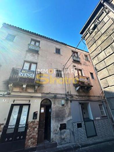 Casa con 6 locali in vendita in Via Falconieri, Paterno