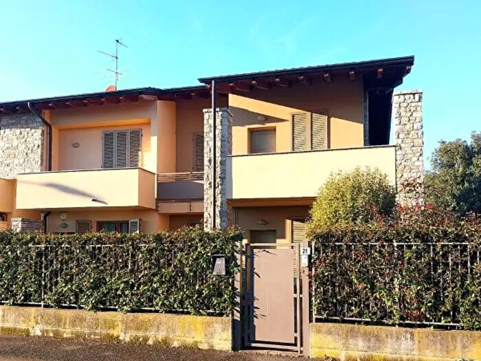 Appartamento quadrilocale in vendita in Via Fratelli Cervi, Capriate San Gervasio