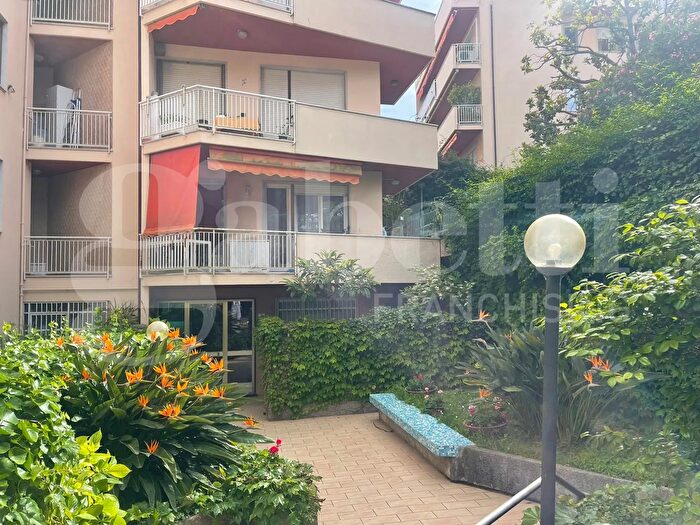 Appartamento quadrilocale in vendita in Via Buonmoschetto, Sanremo