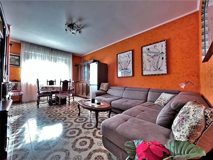 Appartamento con 5 locali in vendita in Via Carlo Zaccagnini, Roma