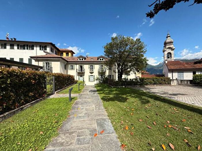 Appartamento con 6 locali in vendita in Via Castellino da Castello, Menaggio