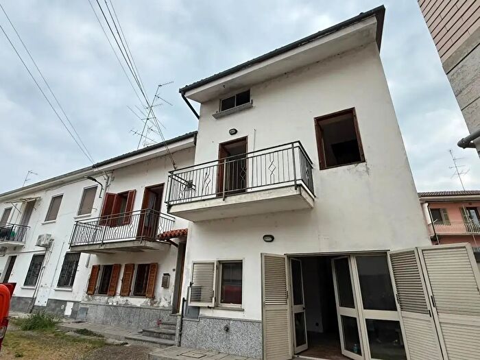 Casa quadrilocale in vendita in Via Milano, Casale Monferrato