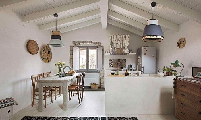 Casa con 6 locali in vendita in Via SantIgnazio, Bosa