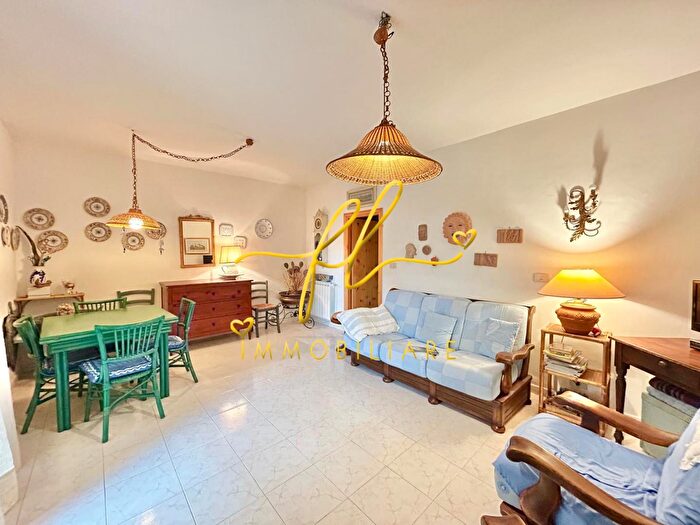 Appartamento trilocale in vendita in Marciana