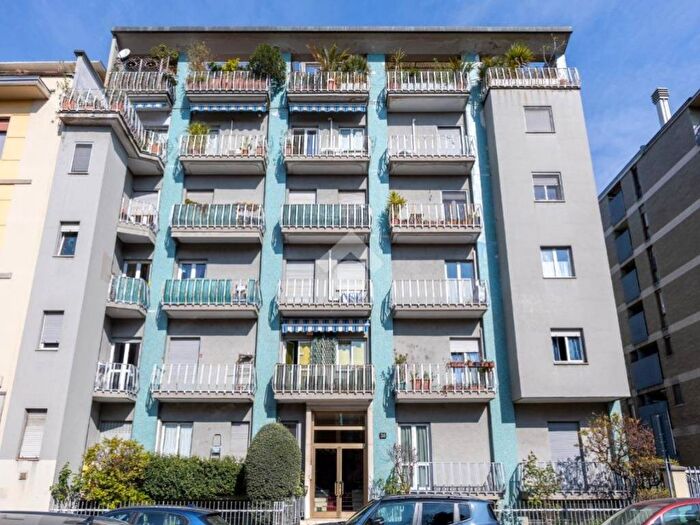 Appartamento quadrilocale in affitto in Via Taormina, Istria, Milano