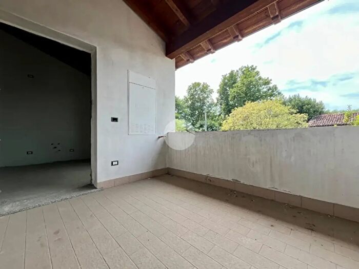 Appartamento trilocale in vendita in Via Trieste, Casalbuttano Ed Uniti