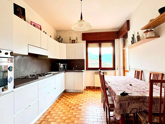 Appartamento quadrilocale in vendita in Via Sansones, Sovere