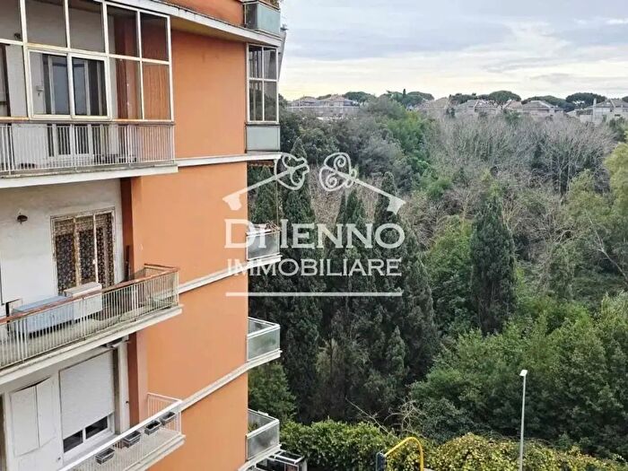 Appartamento trilocale in vendita in Roma