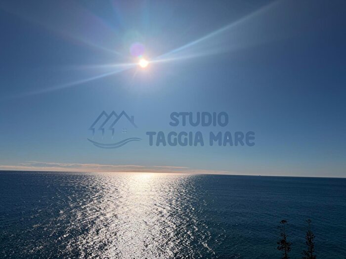 Casa quadrilocale in vendita in Via Privata Ciapin, Cipressa