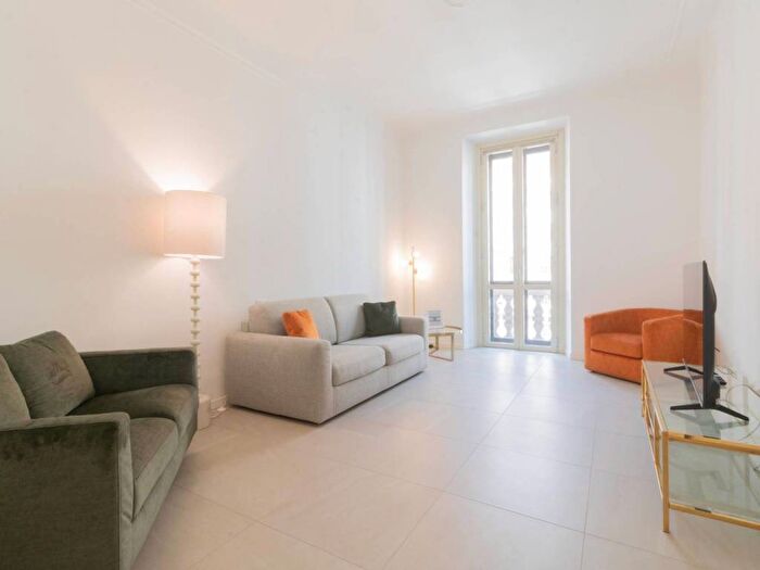 Appartamento trilocale in affitto in Via George Washington, Solari, Milano