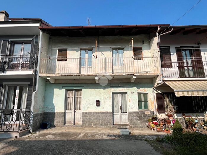 Casa con 6 locali in vendita in Via Teppi, San Francesco Al Campo