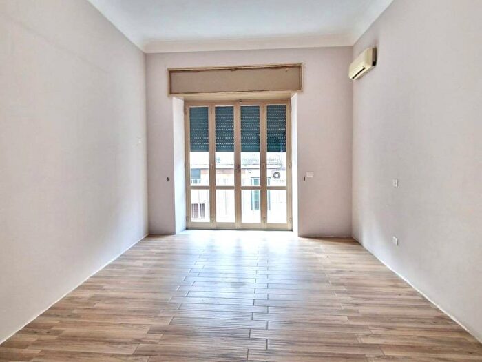 Appartamento quadrilocale in affitto in Via Vittorio Veneto, Piscinola, Napoli