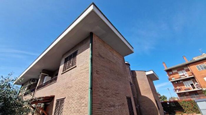 Casa con 6 locali in vendita in Via Eugenio Fava, Marino